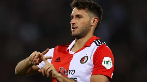 El Feyenoord de Santi Giménez visita a Excelsior por la Eredivisie.