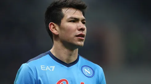 Hirving Lozano y Nápoli celebran el título de Serie A ante Fiorentina.