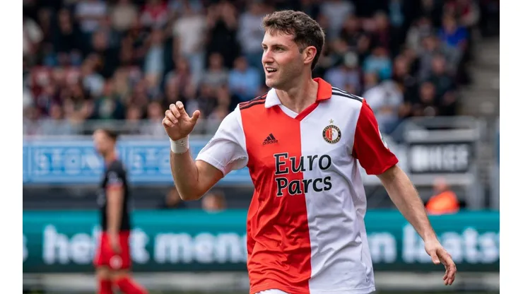 Santi convirtió otro doblete con el Feyenoord