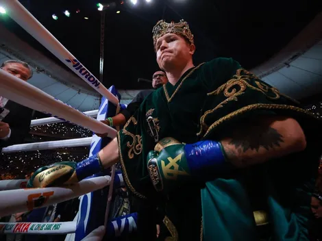 Así fue espectacular ringwalk de Canelo Álvarez en el Akron