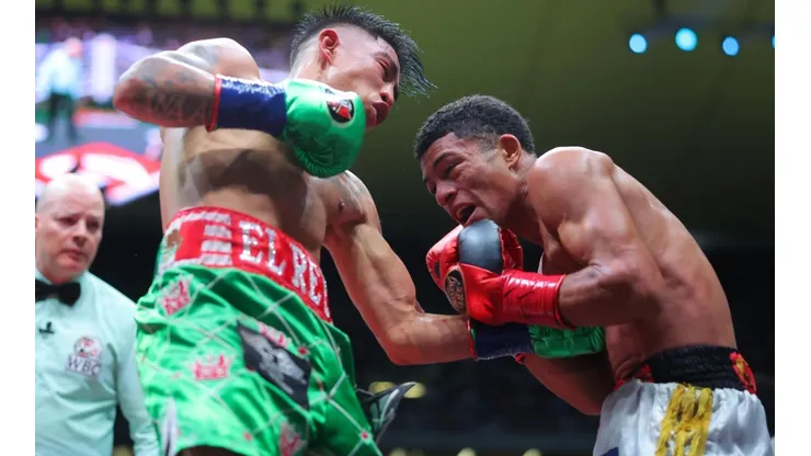 Rey Martínez se impone con espectular KO ante Batista previo a Canelo vs. Ryder