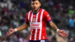 Peláez cuestionó a Alexis Vega, pero lo aconsejó para que trascienda en Chivas.