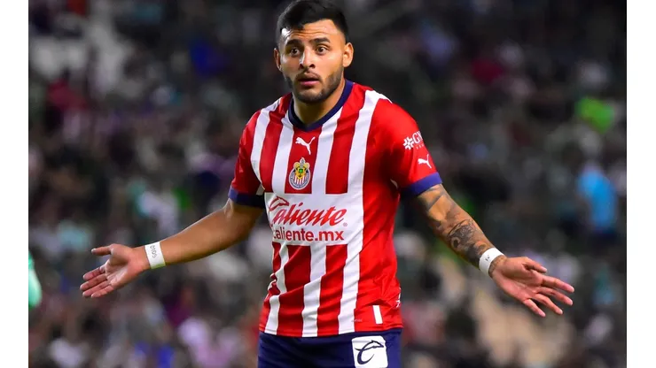 Peláez cuestionó a Alexis Vega, pero lo aconsejó para que trascienda en Chivas.