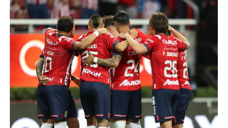 Chivas también piensa en el mercado.