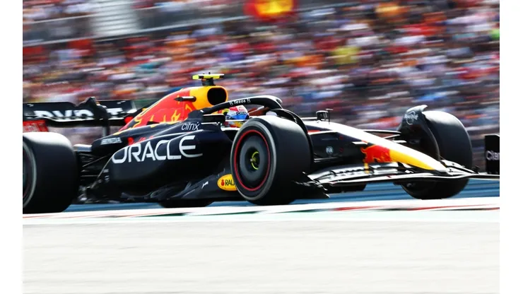 Checo Pérez transitando el Gran Premio ubicado en Austin.