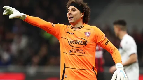 Guillermo Ochoa será titular ante Fiorentina por la Serie A.
