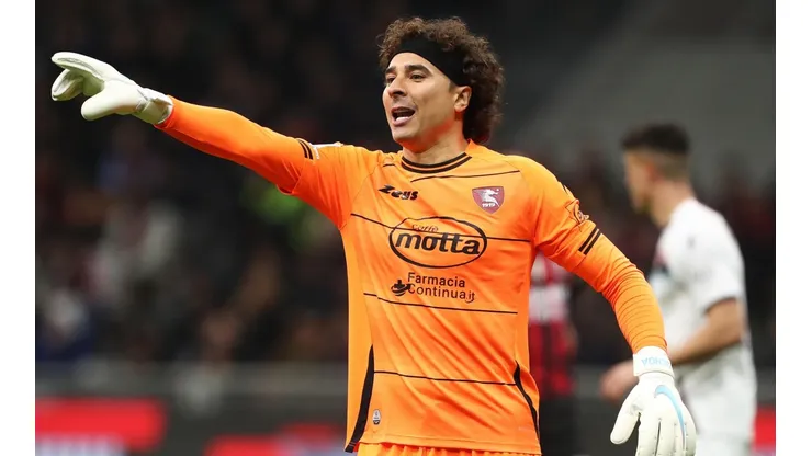 Guillermo Ochoa será titular ante Fiorentina por la Serie A.