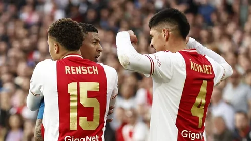 ROTTERDAM – (lr) Devyne Rensch of Ajax, Patrick van Aanholt of PSV Eindhoven, Edson Alvarez of Ajax shows muscles during