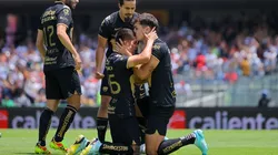 Juan Dinenno y Alfonso Monroy tras un gol.