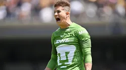 Sebastián Sosa durante un partido en CU.