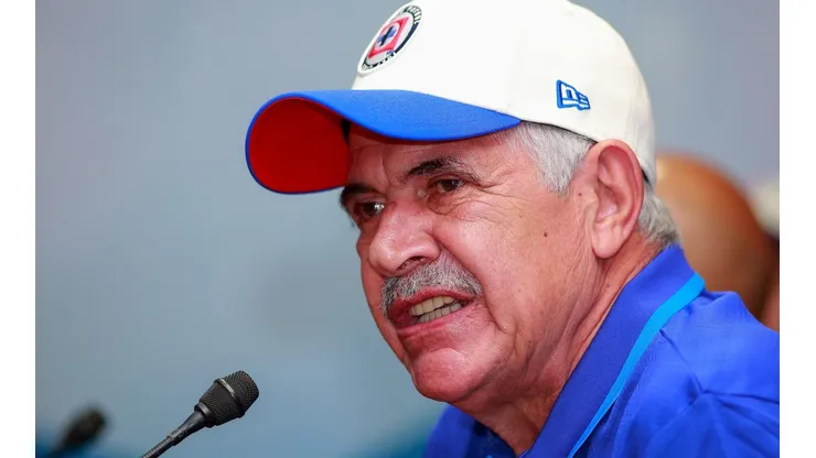 Ricardo Ferretti, DT de Cruz Azul.