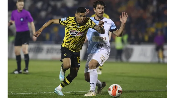 Orbelín Pineda podría continuar en el AEK Atenas