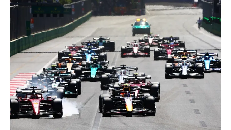 Postal de la largada en el pasado GP de Azerbaiyán.