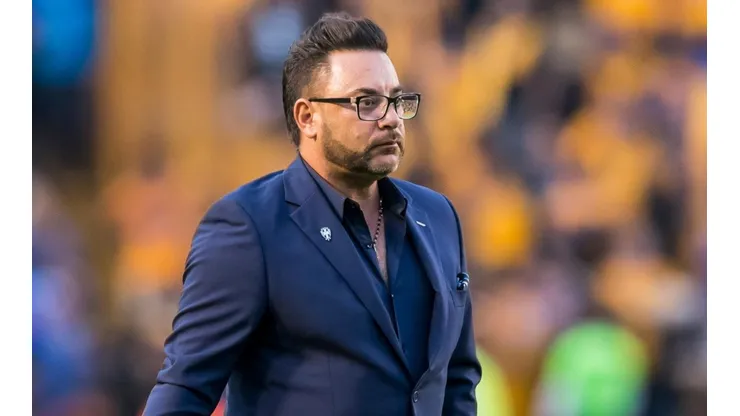 El Turco Mohamed se prepara para un nuevo clásico como entrenador.