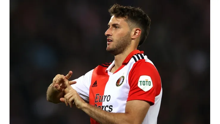 Santiago Giménez busca hacer historia en la Europa League.
