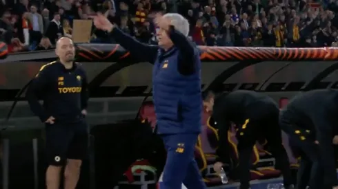 Eufórica celebración de Mourinho tras eliminar a Feyenoord