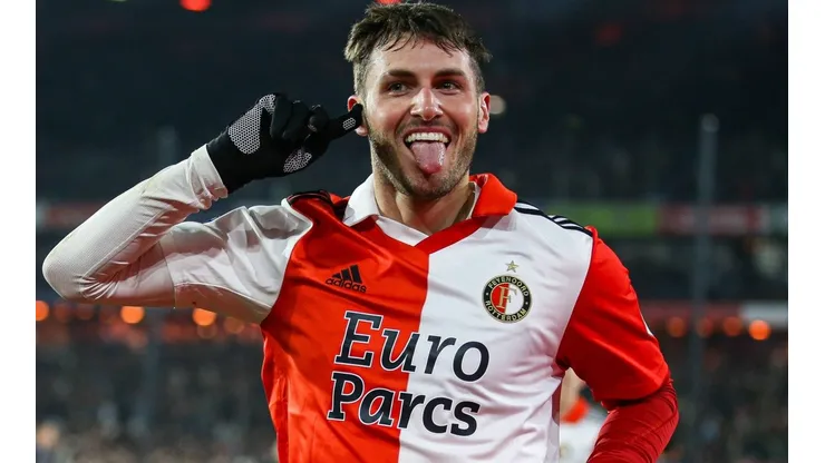 Santiago Giménez rompió un récord en el Feyenoord