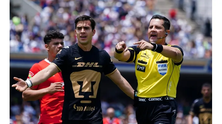 Ulises Rivas reclama una decisión arbitral.