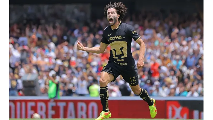 César Huerta marcó un golazo ante Toluca.