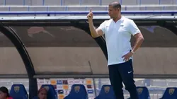 Jonathan Lazcano ante el América.