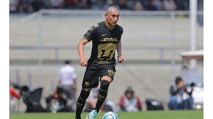 Alfonso Monroy durante un partido en CU.