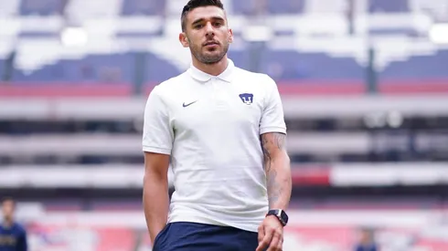 Eduardo Salvio en el estadio Azteca.