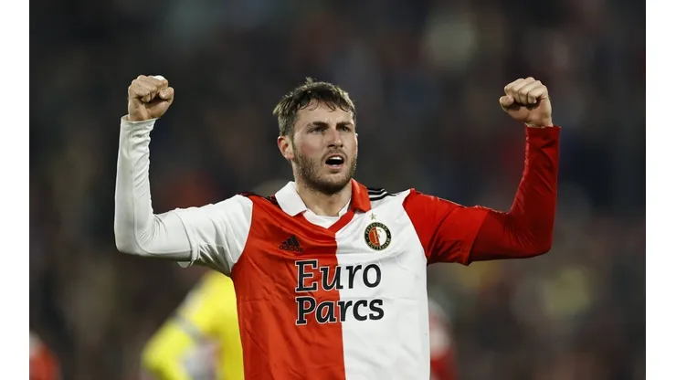 Santiago Giménez fue la figura en la goleada del Feyenoord