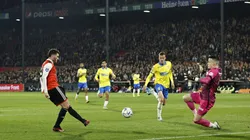 Santi definió de zurda para firmar su doblete