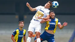 Juan Dinenno ante el Atlético de San Luis.