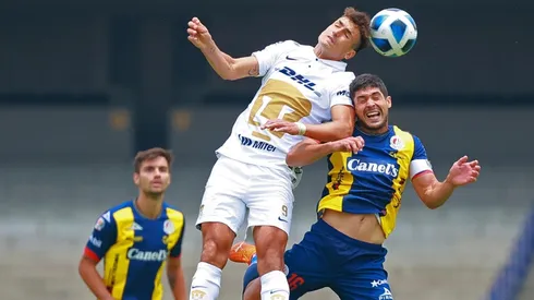 Juan Dinenno ante el Atlético de San Luis.