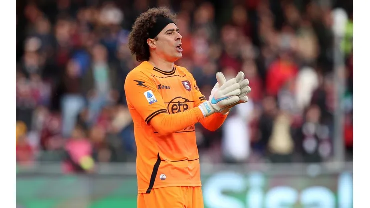 Ochoa es una de las figuras del Salernitana