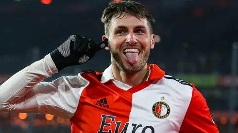 Santi Giménez la rompe en Europa.