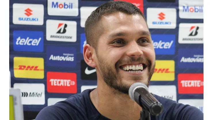 Nicolás Freire en conferencia de prensa.