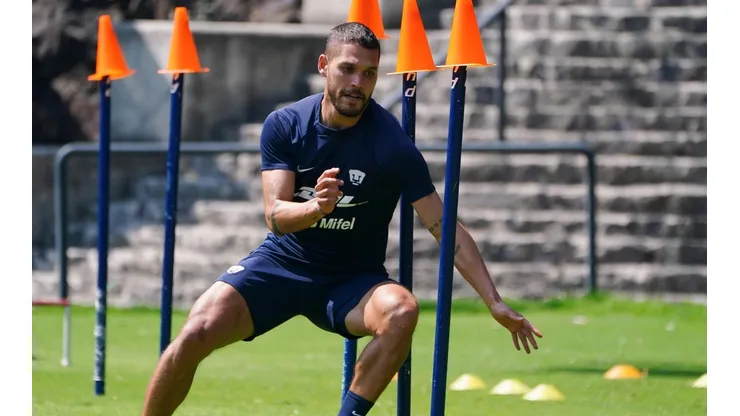 Nicolás Freire durante el entrenamiento de Pumas.