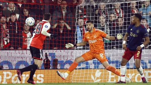 Santiago Giménez y el golazo que cambió el Feyenoord vs. Ajax