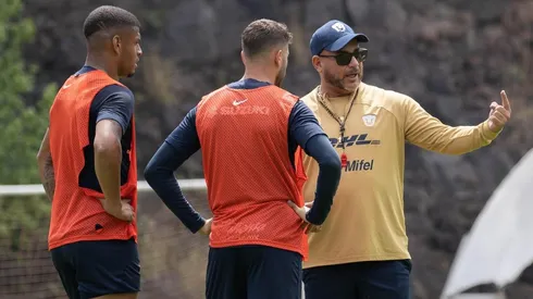 Antonio Mohamed durante su primer entrenamiento.