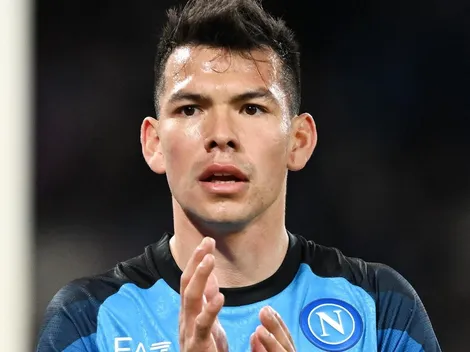 Chucky Lozano recibió una visita especial en el entrenamiento del Napoli