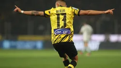 Orbelín Pineda con el AEK Atenas en la Super Liga de Grecia.