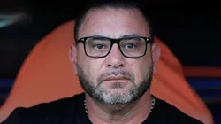 Antonio Mohamed señala EL PECADO de Rafael Puente y advierte a jugadores de Pumas.