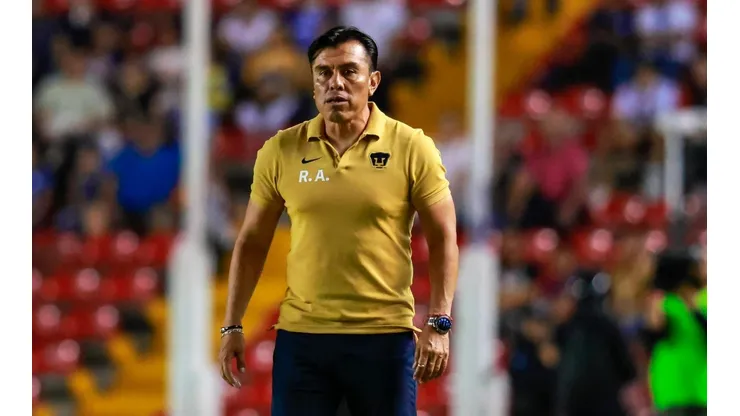 Raúl Alpízar en el partido ante Querétaro.