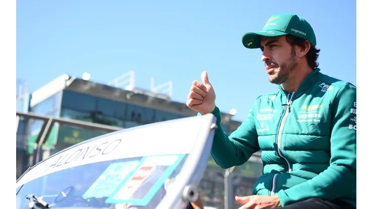 Fernando Alonso lanza picante dardo contra Lewis Hamilton y George Russell
