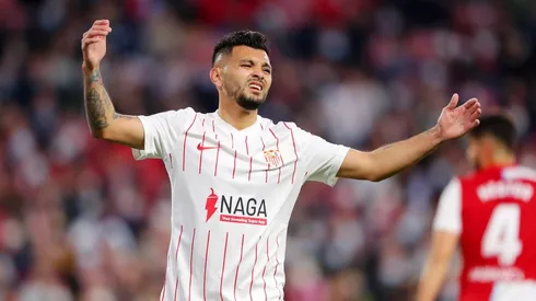 Tecatito Corona no sumó minutos en Sevilla