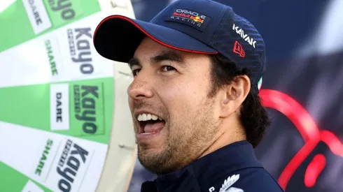 Excampeón del mundo de la F1 se rinde ante Checo Pérez