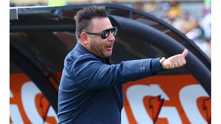 Antonio Mohamed ilusiona a Pumas