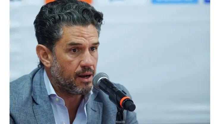 Alejandro Irarragorri en conferencia de prensa.