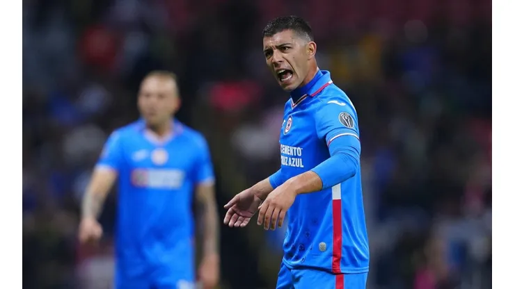 Erik Lira, mediocampista defensivo del Cruz Azul.