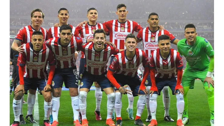 Reconocido periodista explica por qué Chivas no va salir campeón con puros mexicanos.