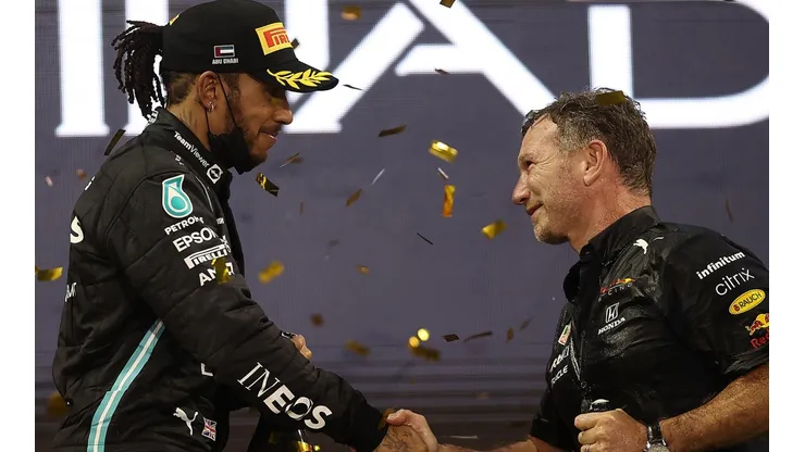 Hamilton y Horner se dieron la mano tras la recordada definición de 2021.