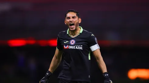 Chuy Corona finaliza en junio su contrato con Cruz Azul.