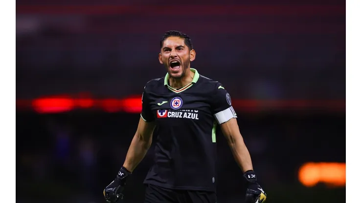 Chuy Corona finaliza en junio su contrato con Cruz Azul.